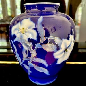 Arita Ware Fukagawa Seiji Vase Lily Butterfly Ceramic Flower Vase
